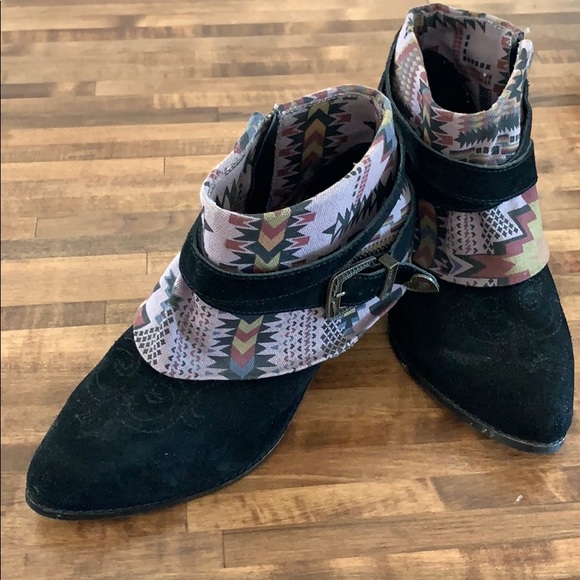 Betsey Johnson Booties - Picture 4 of 5